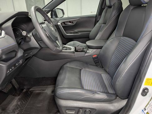 Used 2020 Toyota RAV4 XSE image 4