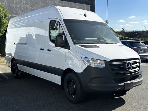 New 2025 Mercedes-Benz Sprinter 2500 image 2