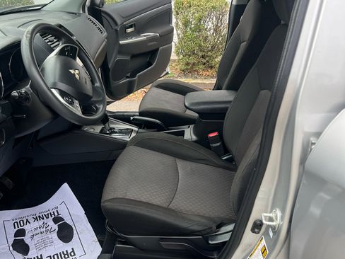 Used 2018 Mitsubishi Outlander Sport ES image 7