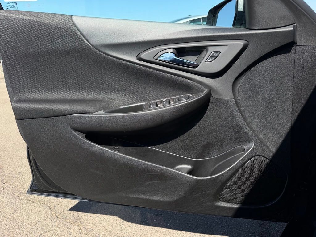 Used 2025 Chevrolet Malibu LT FWD image 18