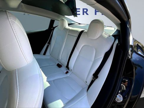 Used 2021 Tesla Model 3 Long Range image 22