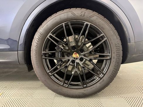 Certified 2026 Porsche Cayenne Coupe AWD/4WD image 12