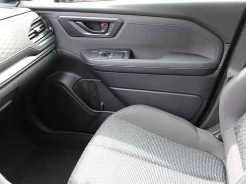 Used 2025 Subaru Forester Premium AWD/4WD image 30