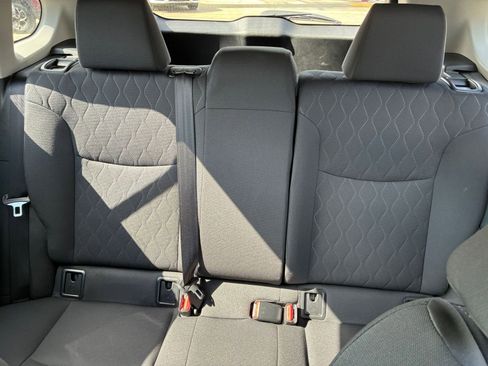 Used 2025 Toyota Corolla Cross LE FWD image 32