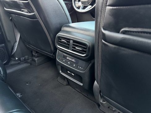 Used 2023 Honda Pilot Touring image 13