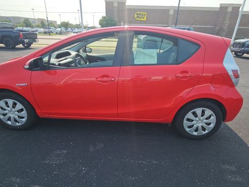 Used 2014 Toyota Prius C Two FWD image 6