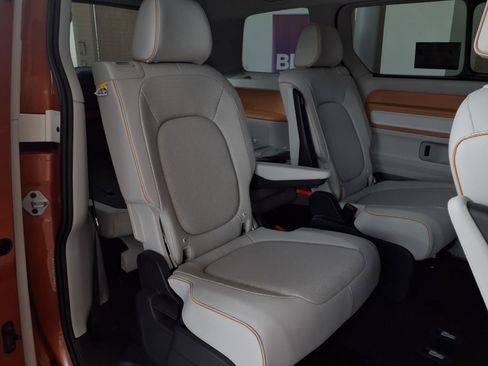New 2025 Volkswagen ID. Buzz Pro S Plus AWD/4WD image 21