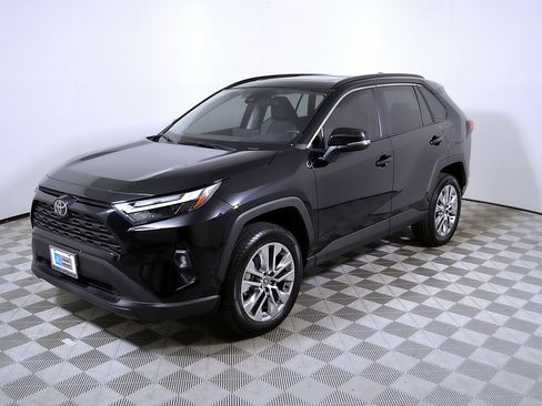 Used 2025 Toyota RAV4 XLE Premium FWD image 4