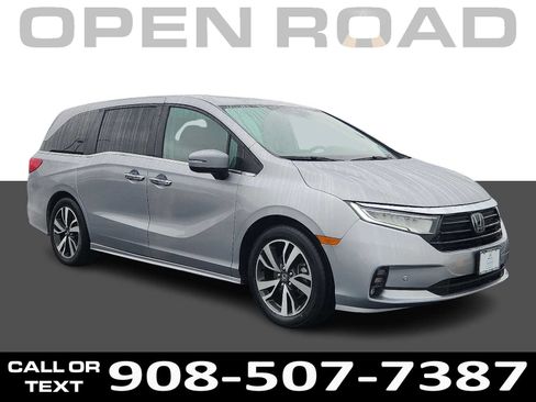 Used 2024 Honda Odyssey Touring image 1