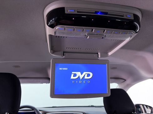Used 2017 Chrysler Pacifica Touring FWD image 6