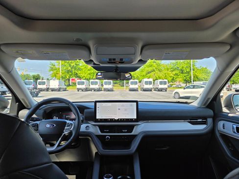Used 2026 Ford Explorer Active w/ Active Comfort Package AWD/4WD image 11