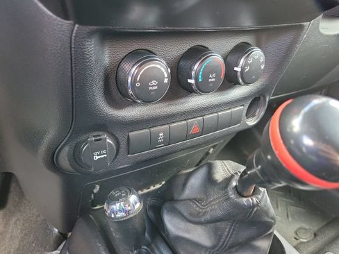 Used 2013 Jeep Wrangler Sport w/ Connectivity Group AWD/4WD image 12