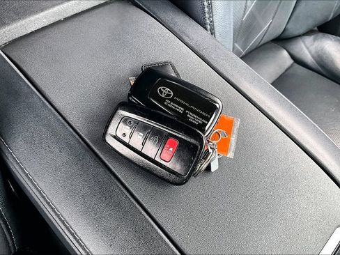 Used 2021 Toyota Highlander Platinum AWD/4WD image 11