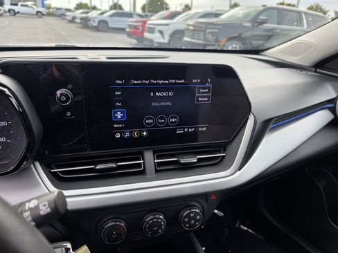 Used 2024 Chevrolet Trax LS FWD image 22
