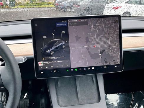 Used 2024 Tesla Model Y Long Range AWD/4WD image 8