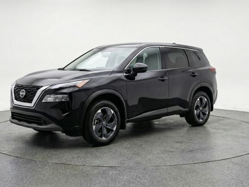 Used 2025 Nissan Rogue SV image 3