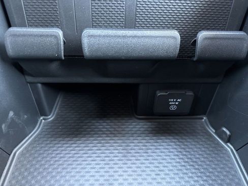 Used 2025 RAM 1500 Laramie image 33