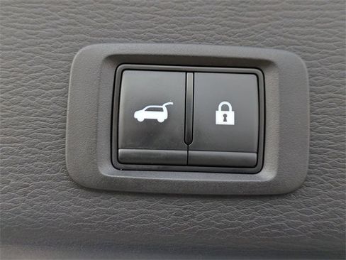 Used 2024 Mitsubishi Outlander SE image 13