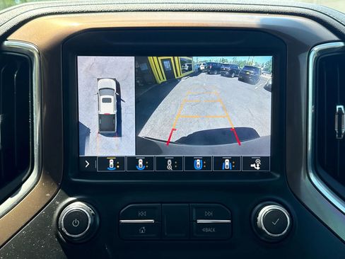 Used 2019 Chevrolet Silverado 1500 High Country w/ Technology Package image 18