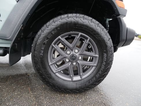 Used 2024 Jeep Wrangler Sport S image 10