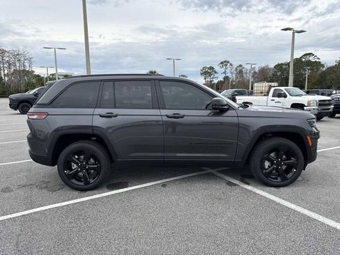 New 2025 Jeep Grand Cherokee Limited w/ Black Appearance Package image 2