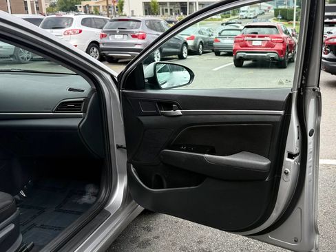 Used 2020 Hyundai Elantra SEL w/ Cargo Package (C1) FWD image 30