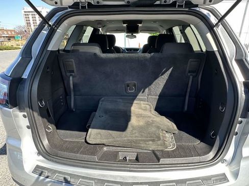 Used 2015 Chevrolet Traverse LT w/ Traveler's Package image 23