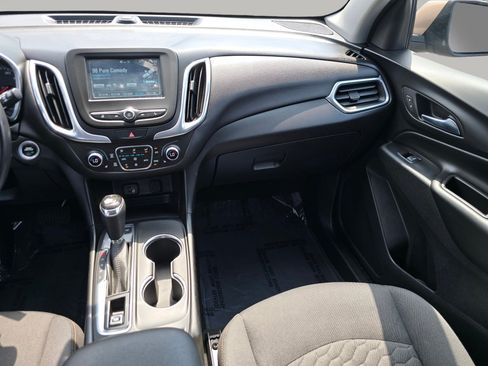 Used 2018 Chevrolet Equinox LT w/ LPO, Hit The Road Package AWD/4WD image 4