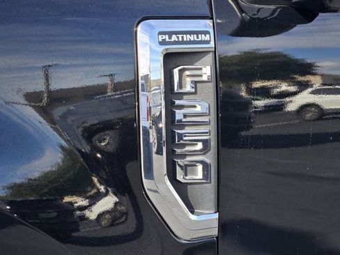 Used 2017 Ford F250 Platinum w/ Platinum Ultimate Package image 10
