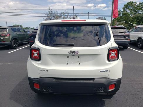 Used 2017 Jeep Renegade Latitude w/ Popular Equipment Group AWD/4WD image 4