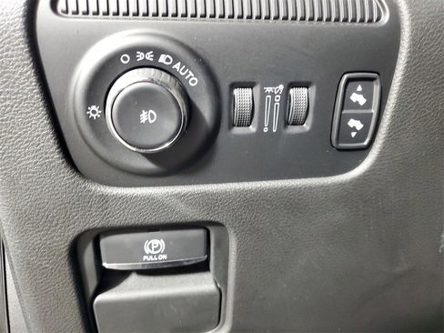 Used 2023 Jeep Wagoneer 4WD image 12