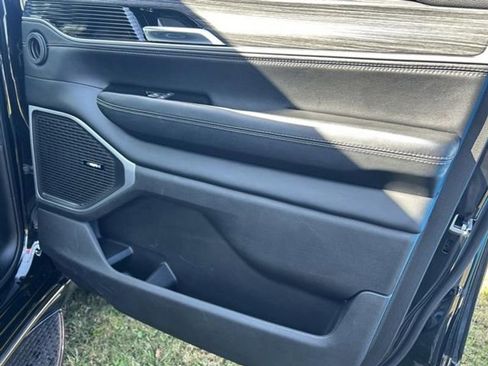 Used 2024 Jeep Wagoneer Series II w/ Flexible Seating Group image 22