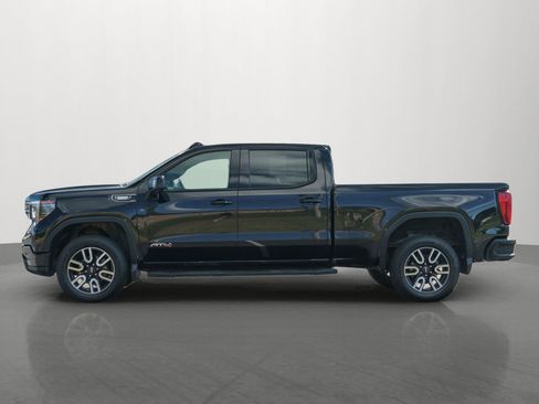 Used 2023 GMC Sierra 1500 AT4 w/ Technology Package AWD/4WD image 4
