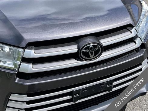 Used 2019 Toyota Highlander XLE AWD/4WD image 26