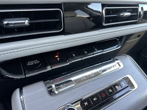 Used 2025 Lincoln Aviator Reserve image 20