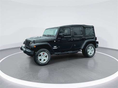 Used 2015 Jeep Wrangler Unlimited Sahara image 4
