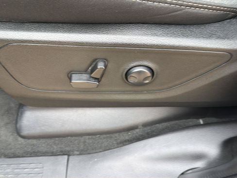 Used 2023 RAM 1500 Big Horn AWD/4WD image 16