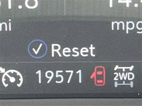 Used 2024 Cadillac XT6 Premium Luxury w/ LPO, Floor Liner Package image 25