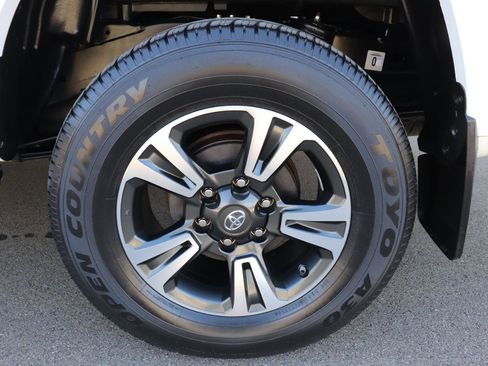 Used 2018 Toyota Tacoma TRD Sport image 71