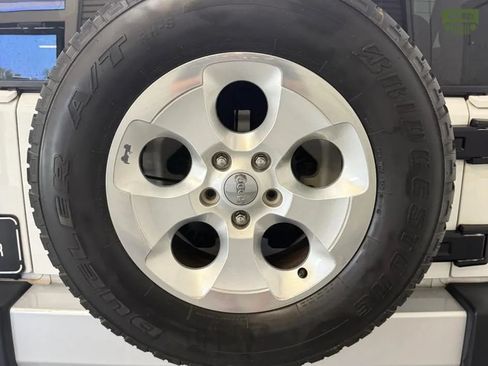 Used 2015 Jeep Wrangler Sahara w/ Connectivity Group AWD/4WD image 32