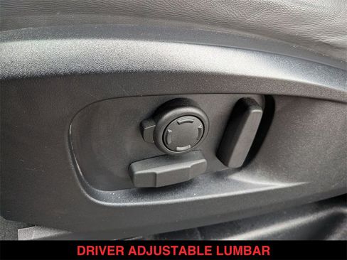 Used 2023 Land Rover Defender 110 SE image 13