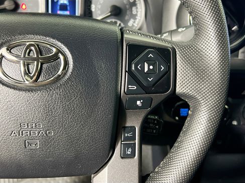 Used 2022 Toyota Tacoma TRD Off-Road image 19