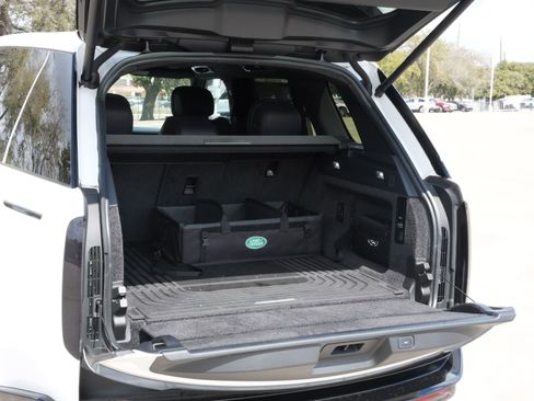 Used 2024 Land Rover Range Rover SE image 26