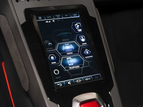 Used 2020 Lamborghini Huracan EVO RWD image 45