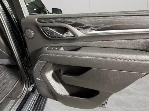 Used 2021 GMC Yukon Denali w/ Denali Premium Package AWD/4WD image 38