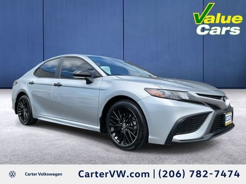 Used 2022 Toyota Camry SE w/ Carpet Mat Package (TMS) FWD image 1