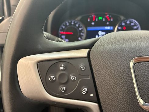Used 2024 GMC Terrain SLT AWD/4WD image 26