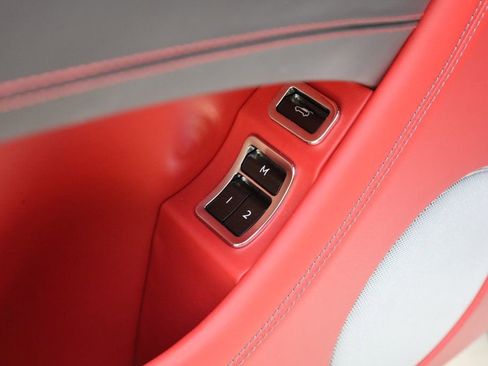 Used 2023 Bentley Bentayga Extended Wheelbase image 42