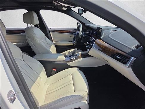 Used 2018 BMW M550i xDrive AWD/4WD image 19