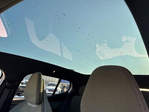 Certified 2025 Volvo EX30 Plus w/ Protection Package Premier image 7